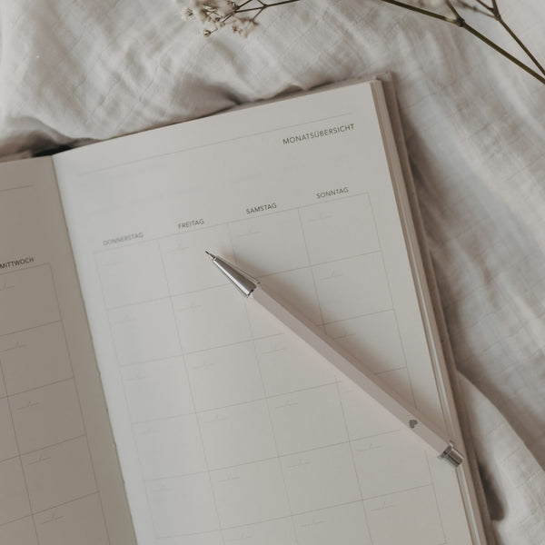 Undatierter Terminkalender Eulenschnitt